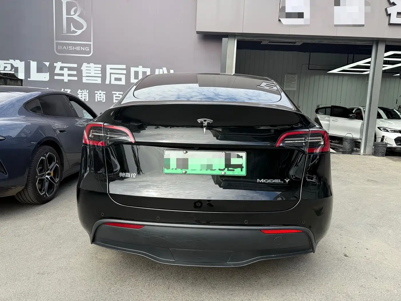 Tesla Model Y 2023 Long Range All-Wheel Drive Edition фото 9