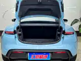 Photo 20 - Porsche Taycan