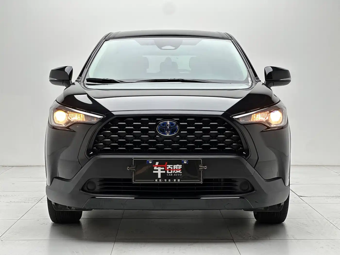 Toyota Corolla Cross 2023 Hybrid 2.0L Pioneer Edition фото 2
