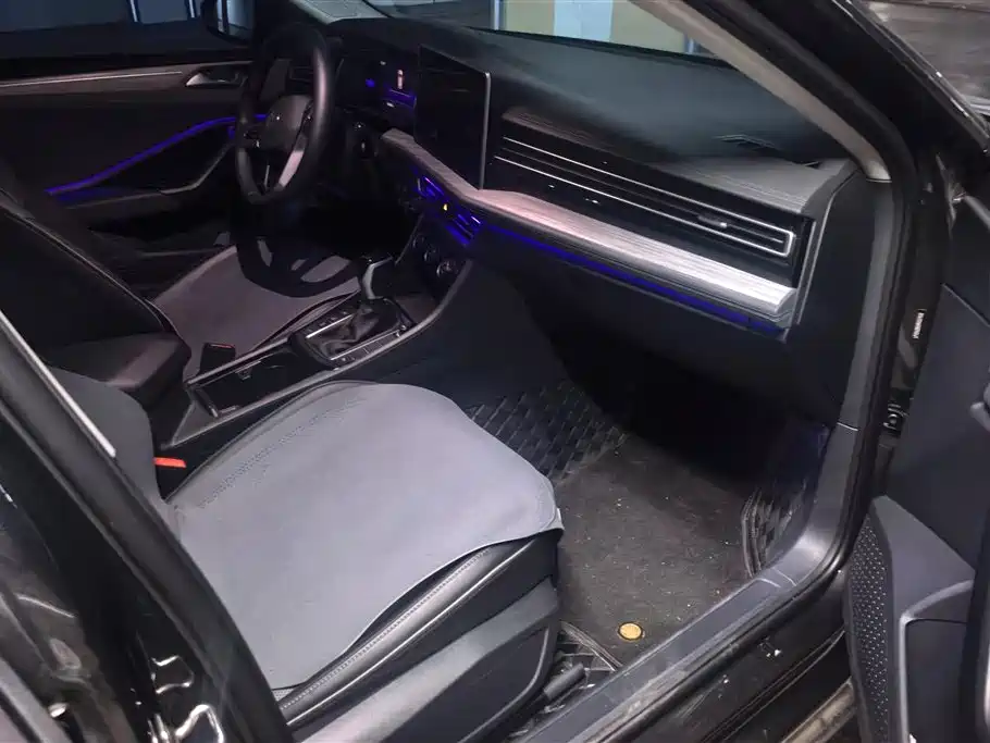 Volkswagen Sagitar 2023 300TSI DSG Surpassing Edition фото 8