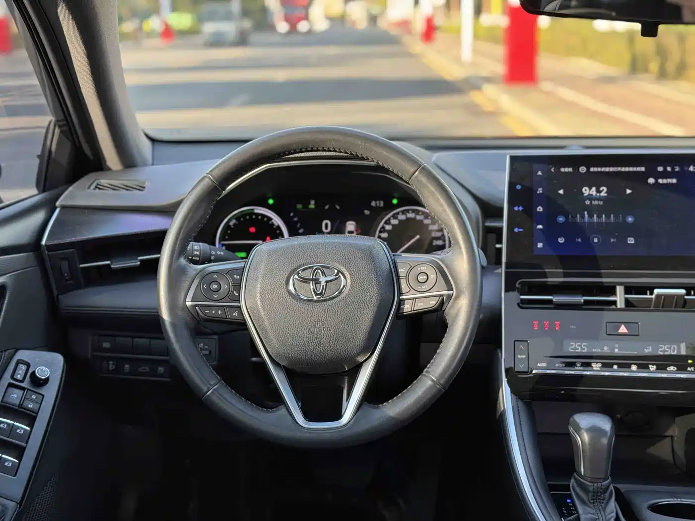 Toyota Avalon 2023 Hybrid 2.5L Luxury Edition фото 14
