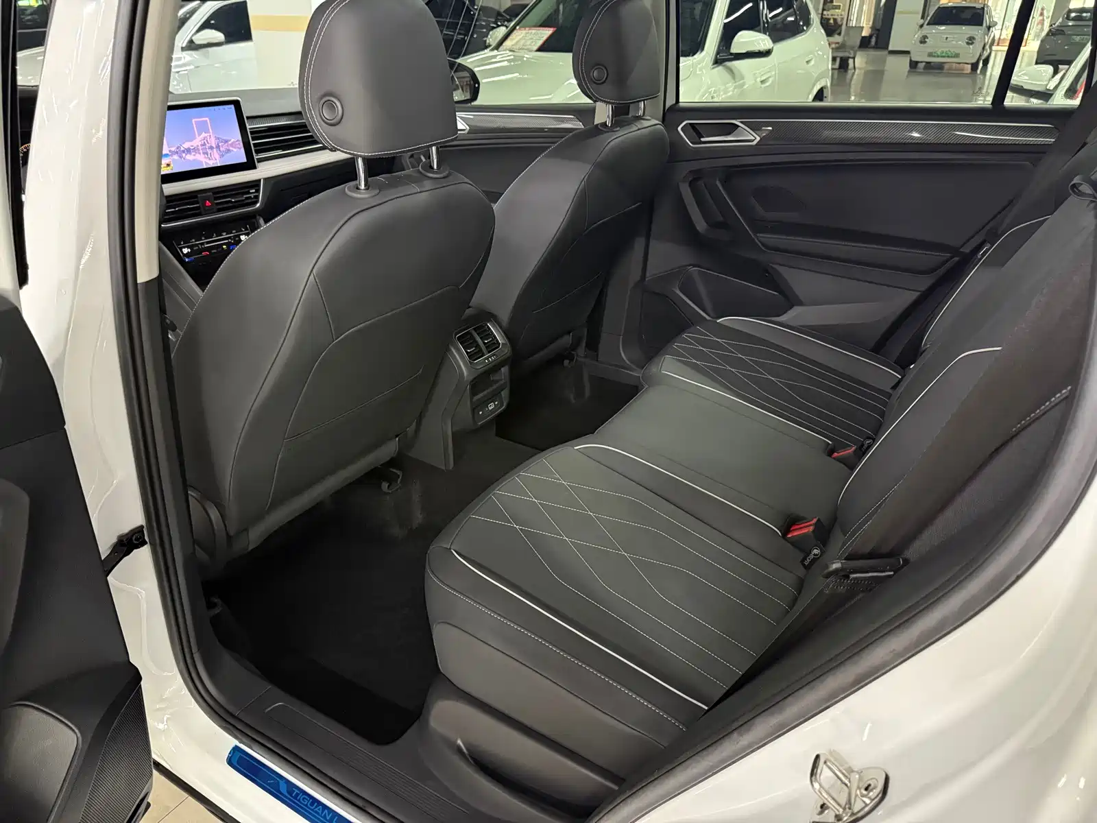Фото 8 - Volkswagen Tiguan L