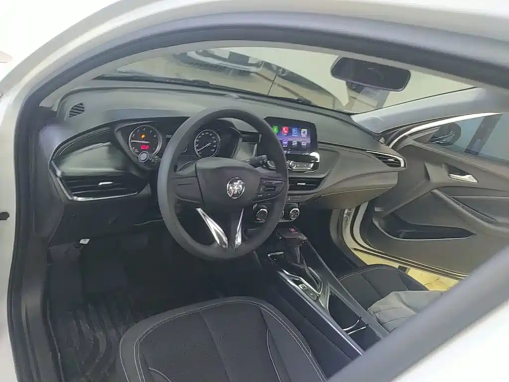 Photo 10 - Buick Verano