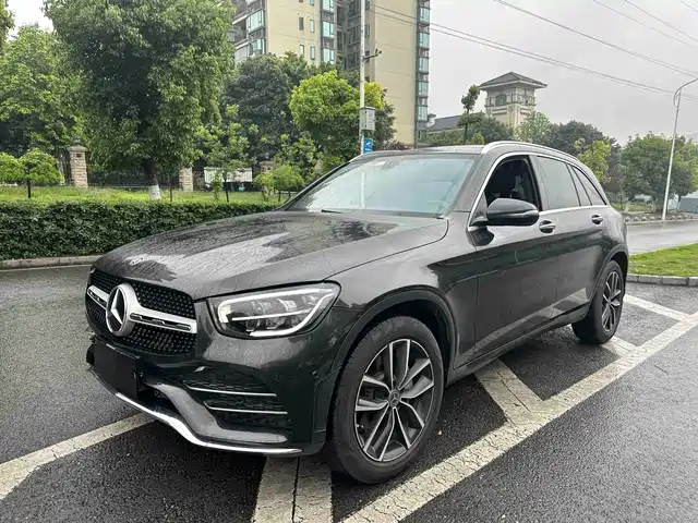 MERCEDES-BENZ GLC
