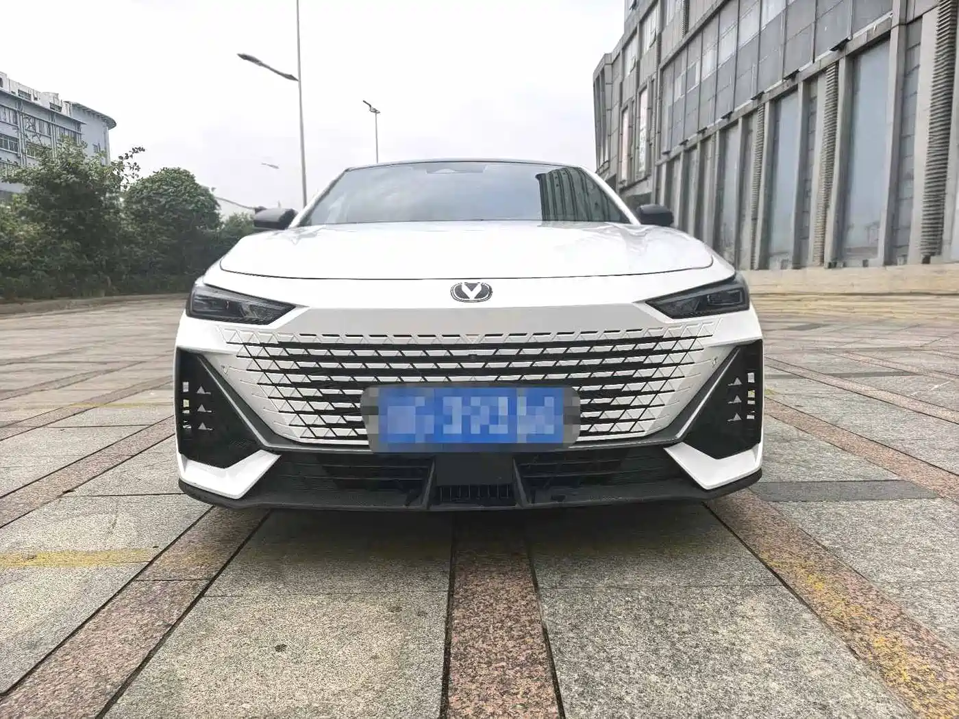 CHANGAN UNI V