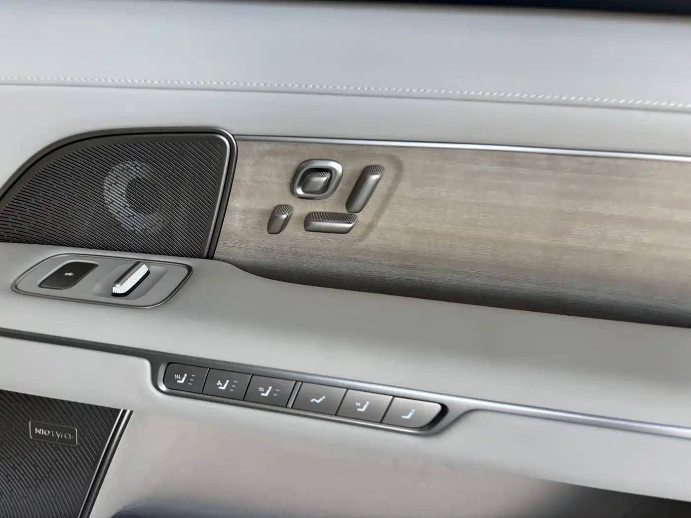 NIO ES8 2026 2025 Model 6-Seat Executive Luxury Edition