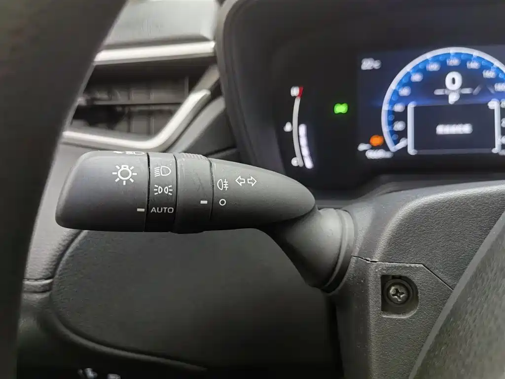 Toyota Corolla Cross 2023 2.0L Pioneer Edition фото 21
