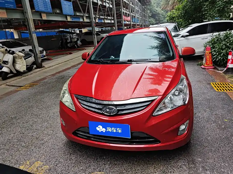 Hyundai Verna 2010 Sedan 1.4L Automatic Comfort GS фото 2