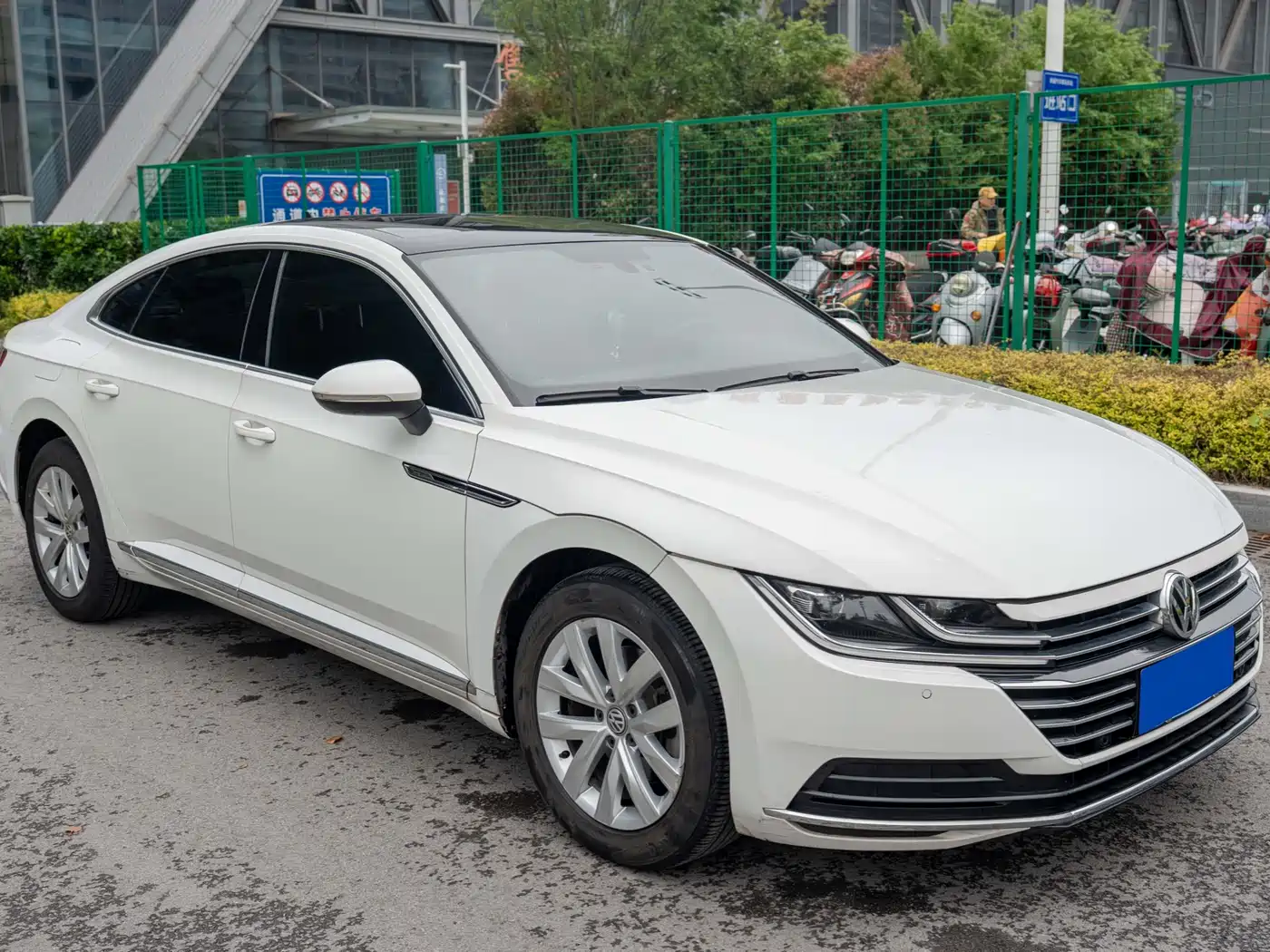Volkswagen FAW-Volkswagen CC 2019 330TSI Elegance Edition China VI фото 3