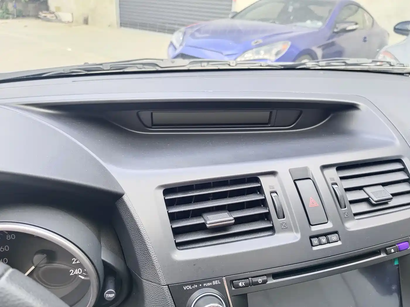 Mazda Mazda5 2013 2.0L Automatic Luxury фото 8