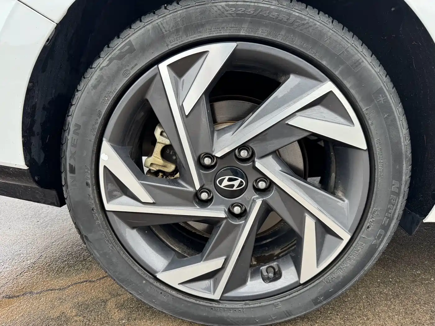 Hyundai Elantra 2023 1.5L CVT GLX Elite Edition фото 19