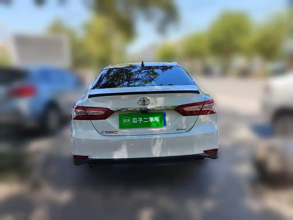 Фото 3 - Toyota Camry