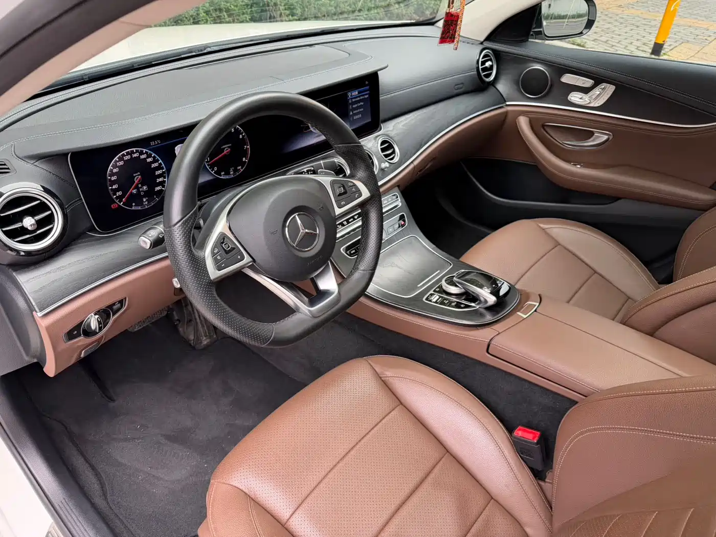 Mercedes-Benz E-Class 2018 E 300 L Sport Fashion фото 8