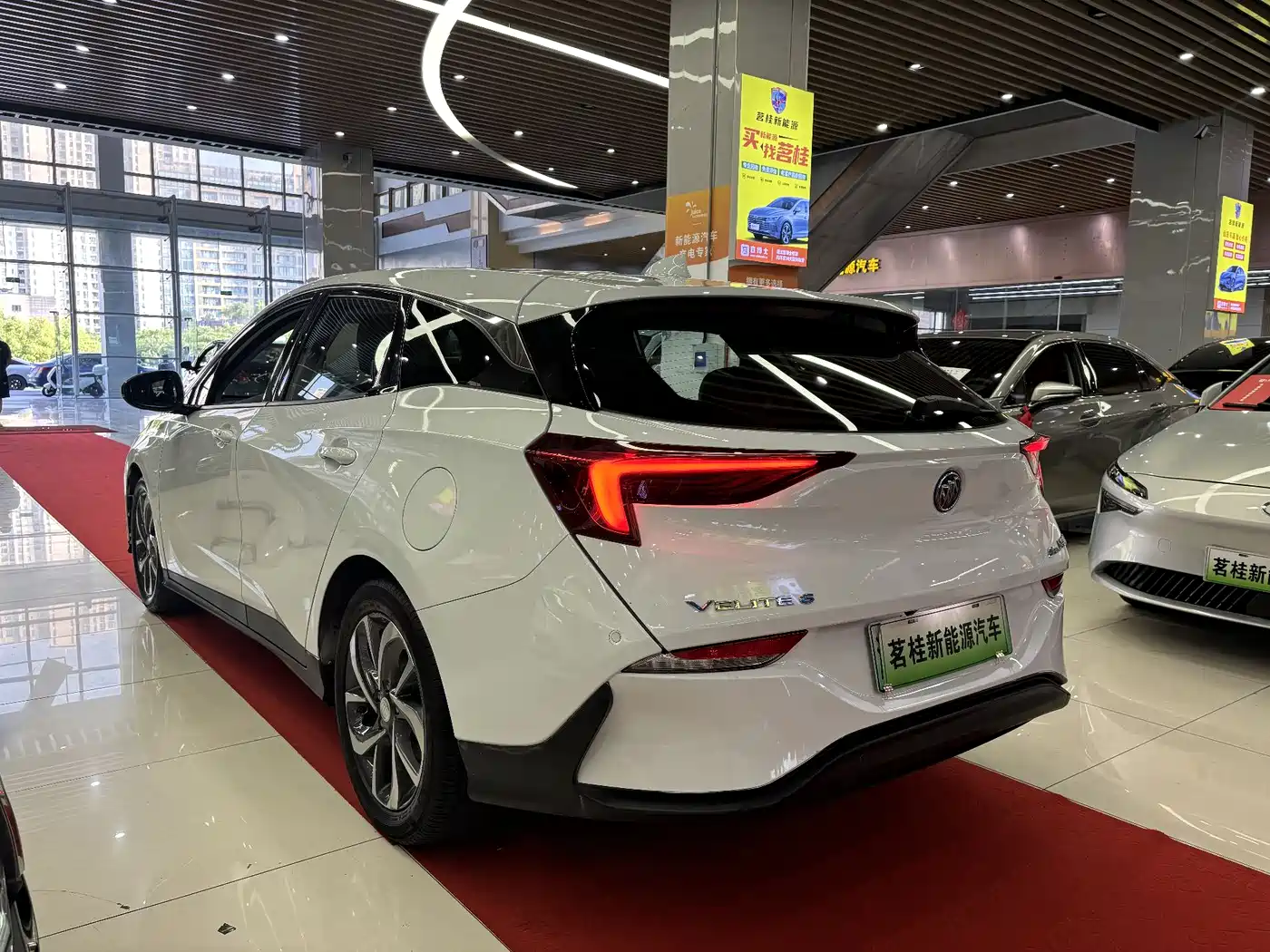 Buick Velite 6 2020 Plug-in Hybrid Connected Smart Edition фото 3