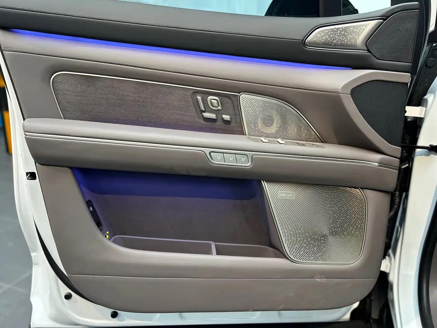 NIO ES8 2026 2025 Model 6-Seat Executive Luxury Edition