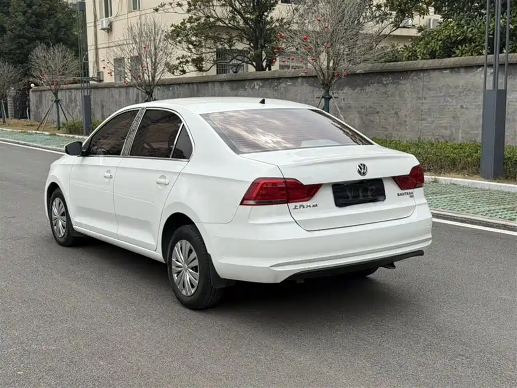 VOLKSWAGEN SANTANA