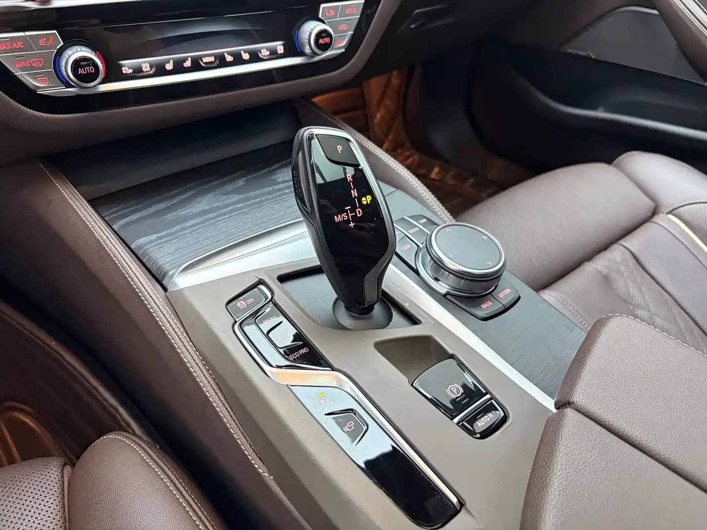 BMW 5 Series 2023 530Li Premium M Sport Package фото 5