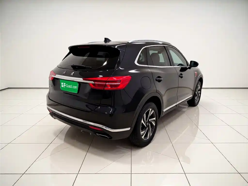 Hongqi HS5 2022 Facelift 2.0T Smart Flag Enjoyment Edition фото 4