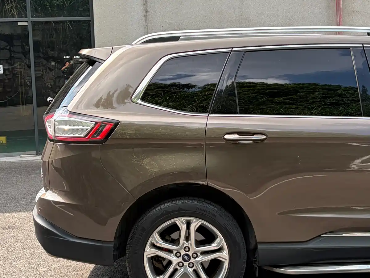 Ford Edge 2017 2016 EcoBoost 245 2WD Luxury 7-Seater