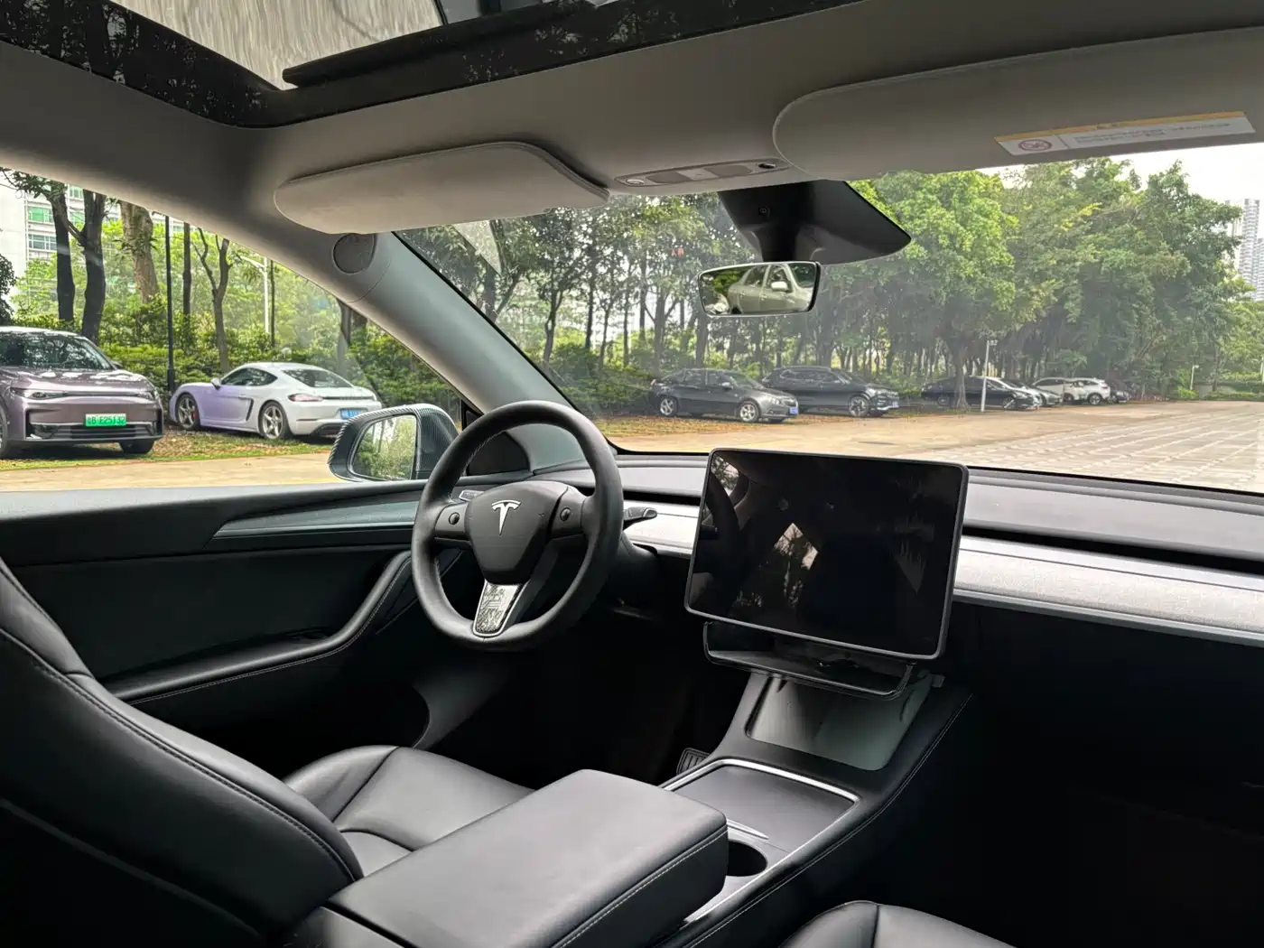 TESLA MODEL Y