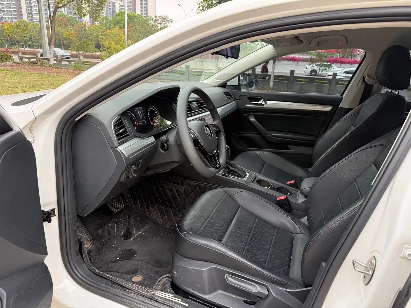 Volkswagen Lamando 2021 230TSI DSG Fashion Edition фото 4