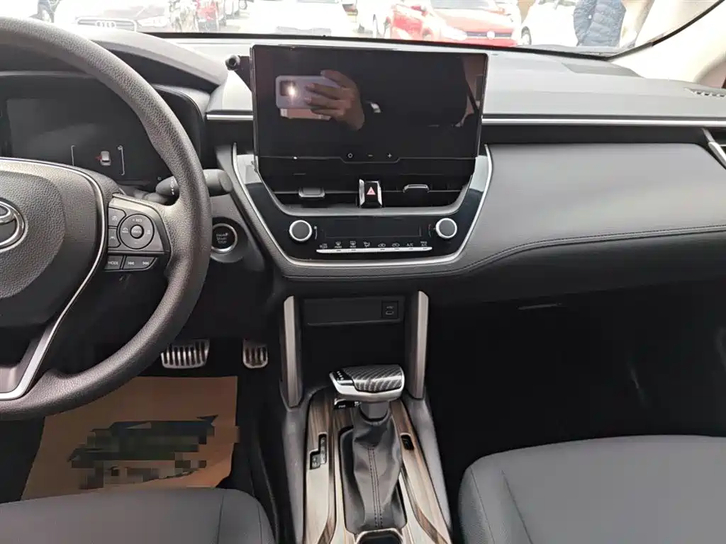Toyota Frontlander 2023 2.0L CVT Leading Edition фото 9