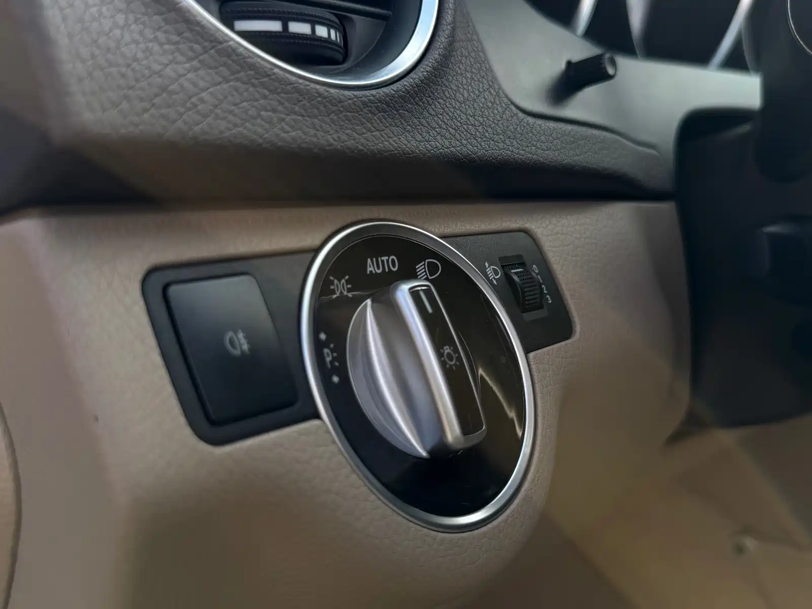 Фото 9 - Mercedes-Benz C-Class