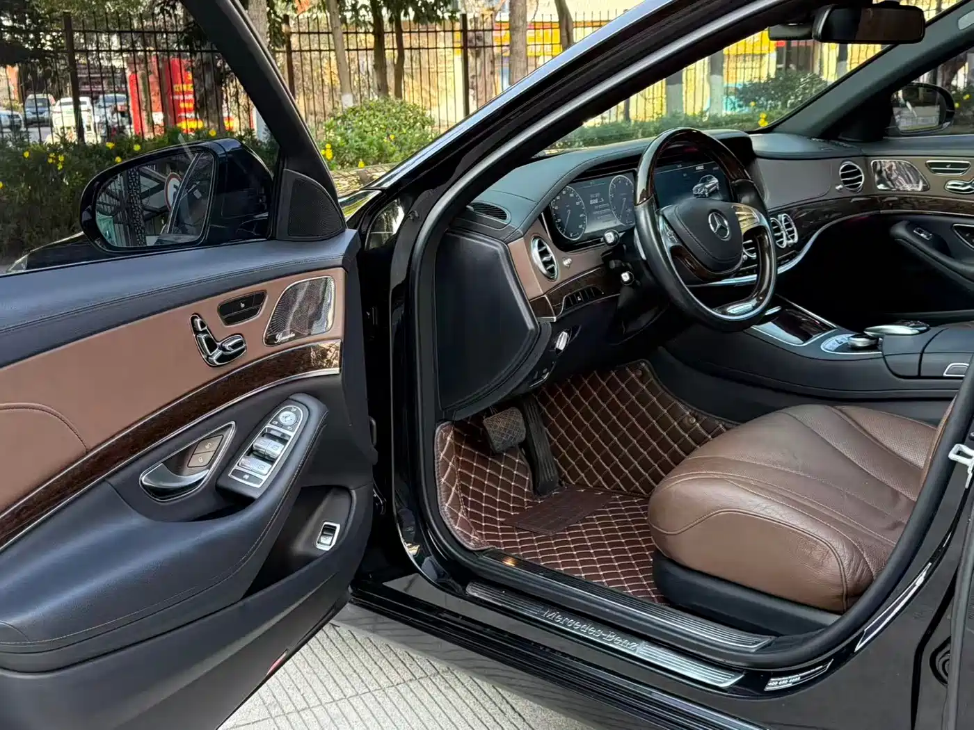 Mercedes-Benz S-Class 2017 S 320 L Luxury фото 24