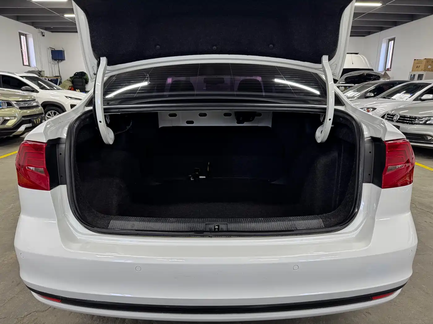 Volkswagen Bora 2016 Model 1.6L Automatic Fashion фото 17
