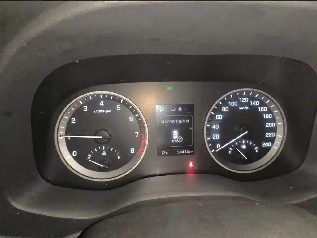 Hyundai Tucson 2018 1.6T DCT 2WD 15th Anniversary Special Edition фото 9