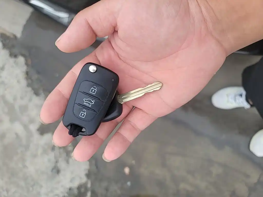 Kia K2 2017 2015 Sedan 1.4L AT GLS