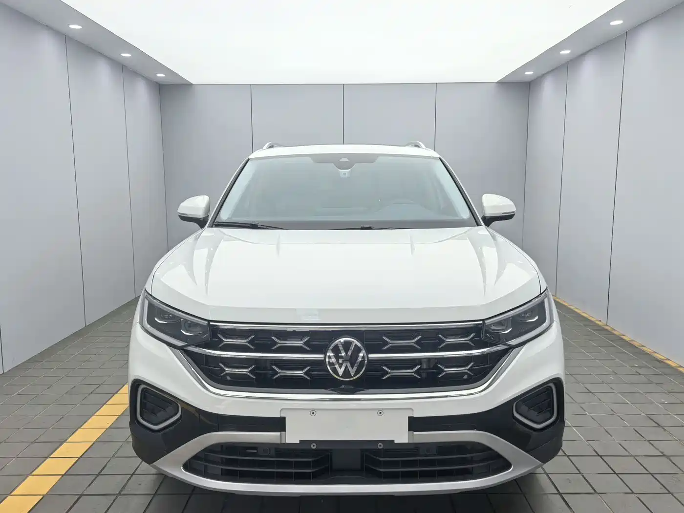 Volkswagen Tayron 2023 280TSI 2WD Luxury Plus Advanced Edition фото 2