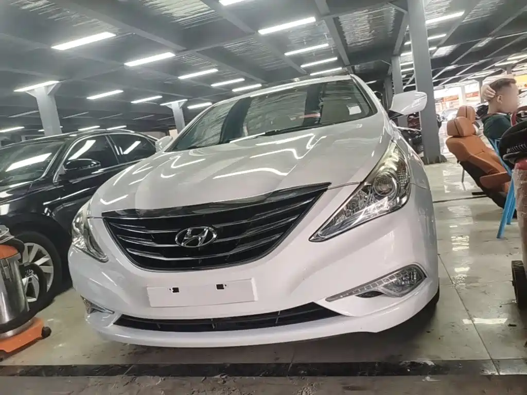 Hyundai Sonata 2016 2015 Classic 2.0L Automatic Leading Edition