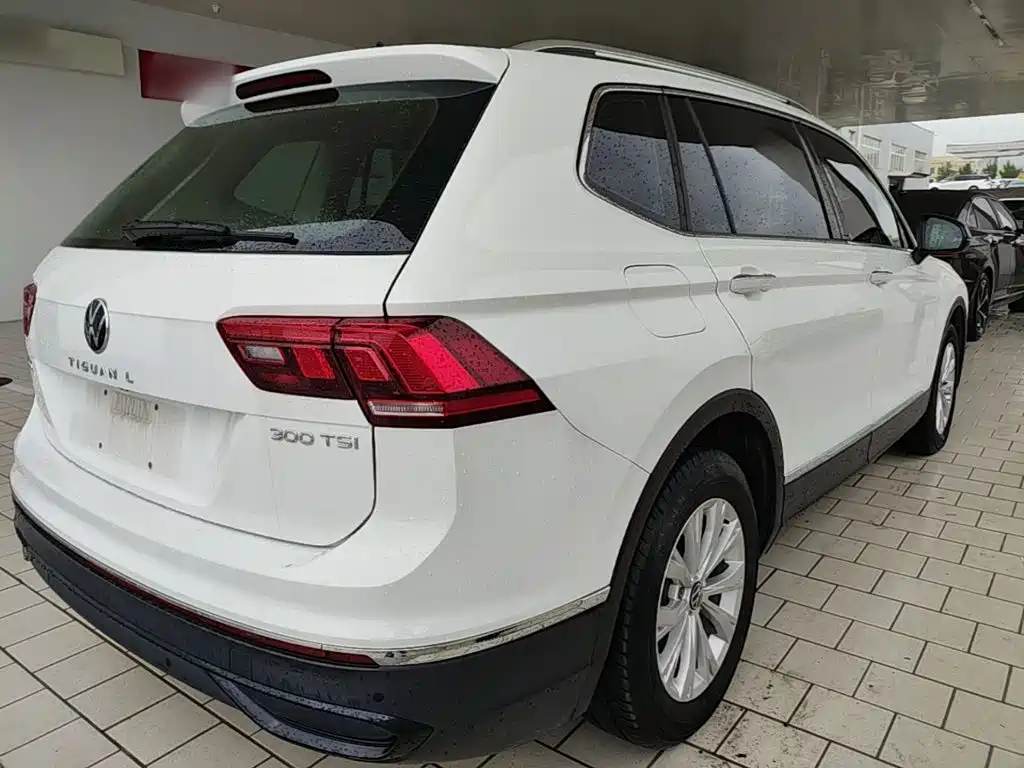 Фото 7 - Volkswagen Tiguan L