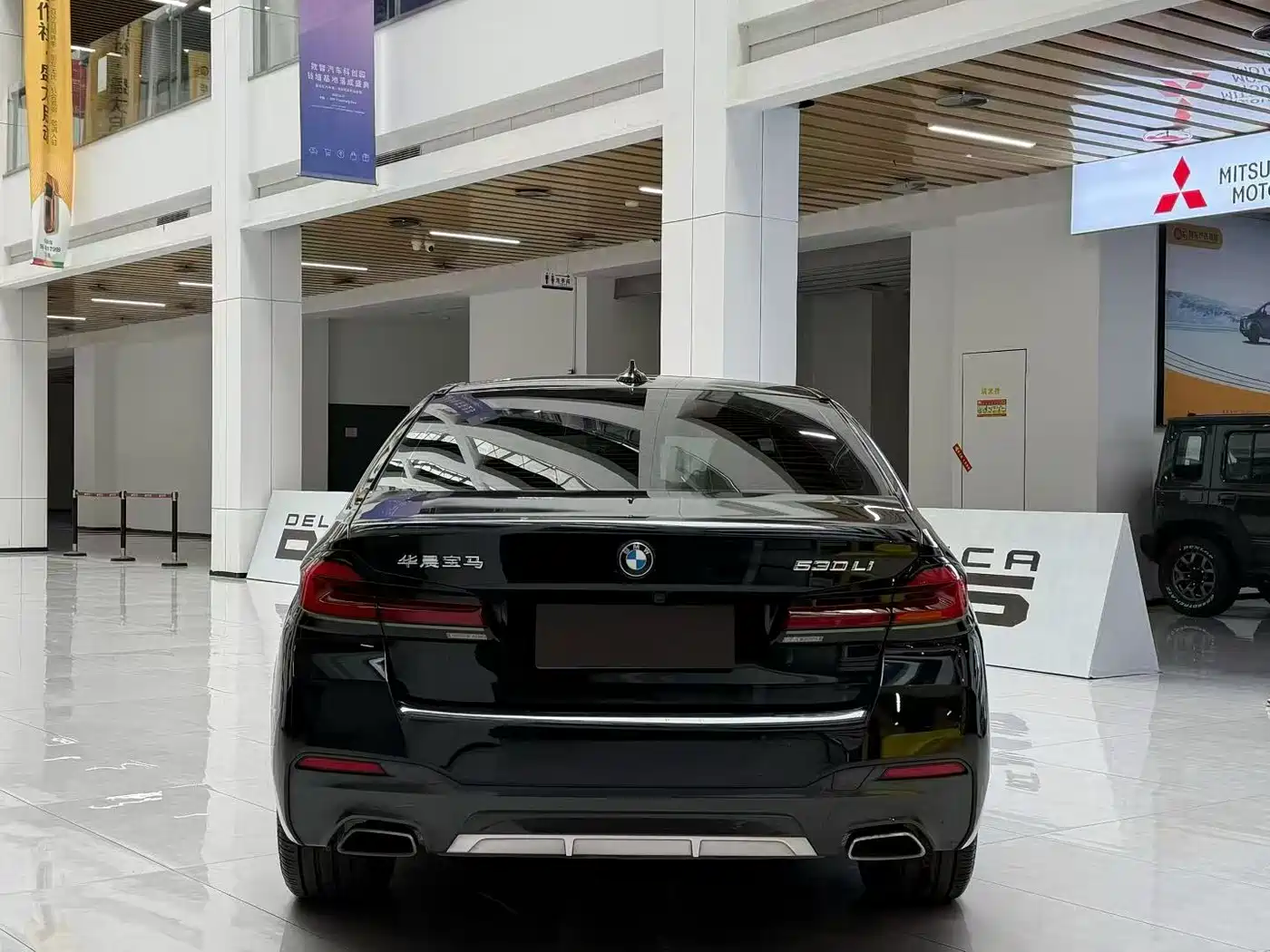BMW 5 Series 2023 Facelift 530Li Leading M Sport Package фото 3