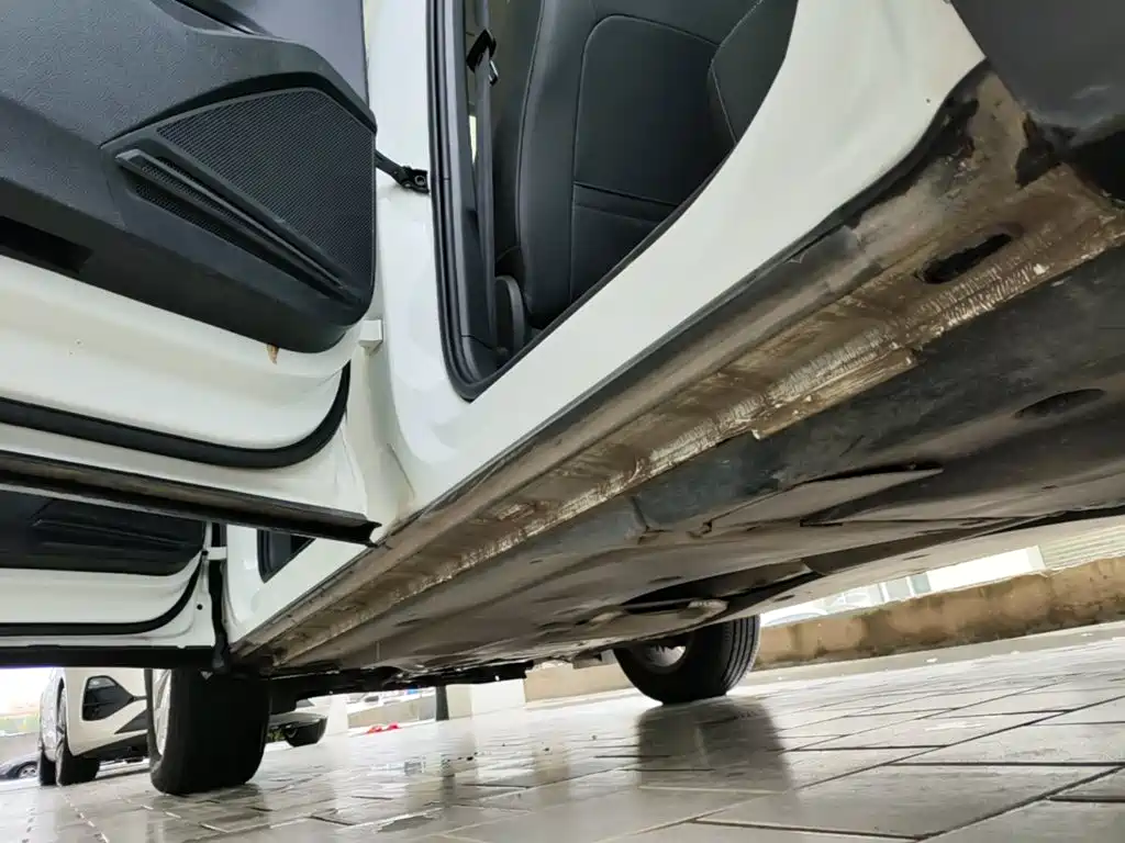 Фото 22 - Volkswagen Tiguan L