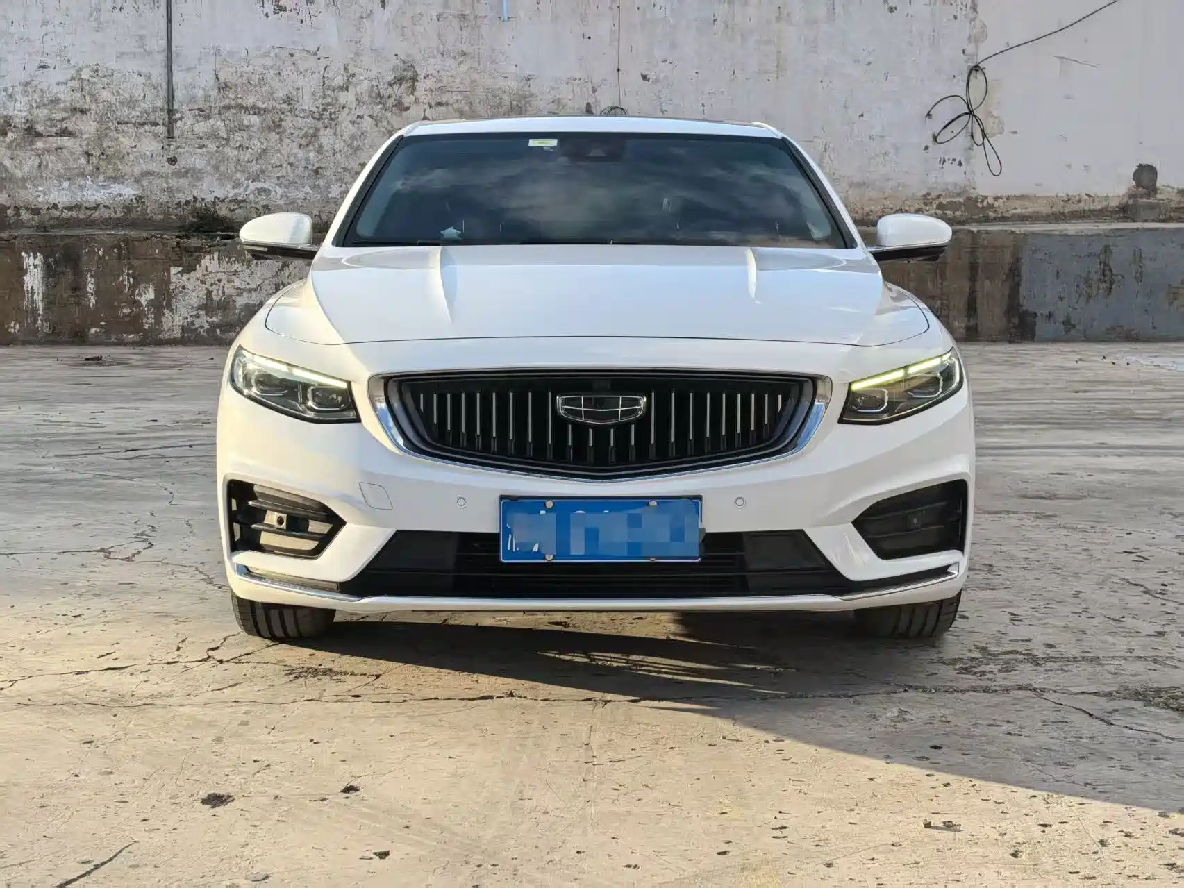 Фото 2 - Geely Preface