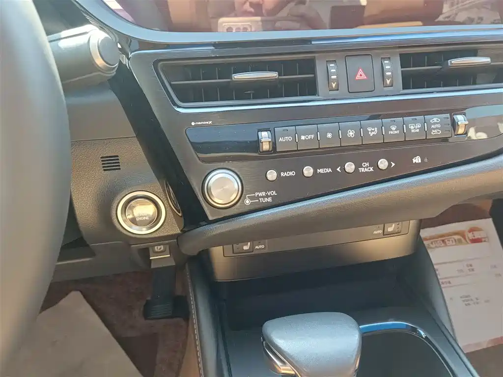 LEXUS ES