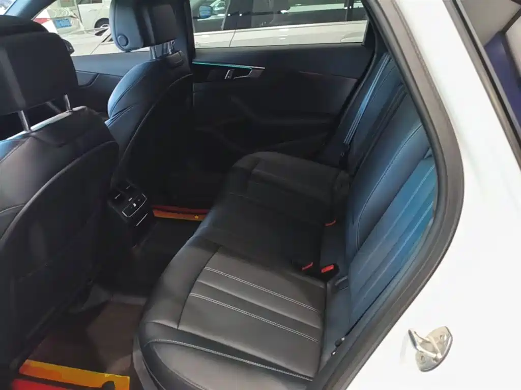 Audi A4L 2024 40 TFSI Luxury Dynamic фото 17