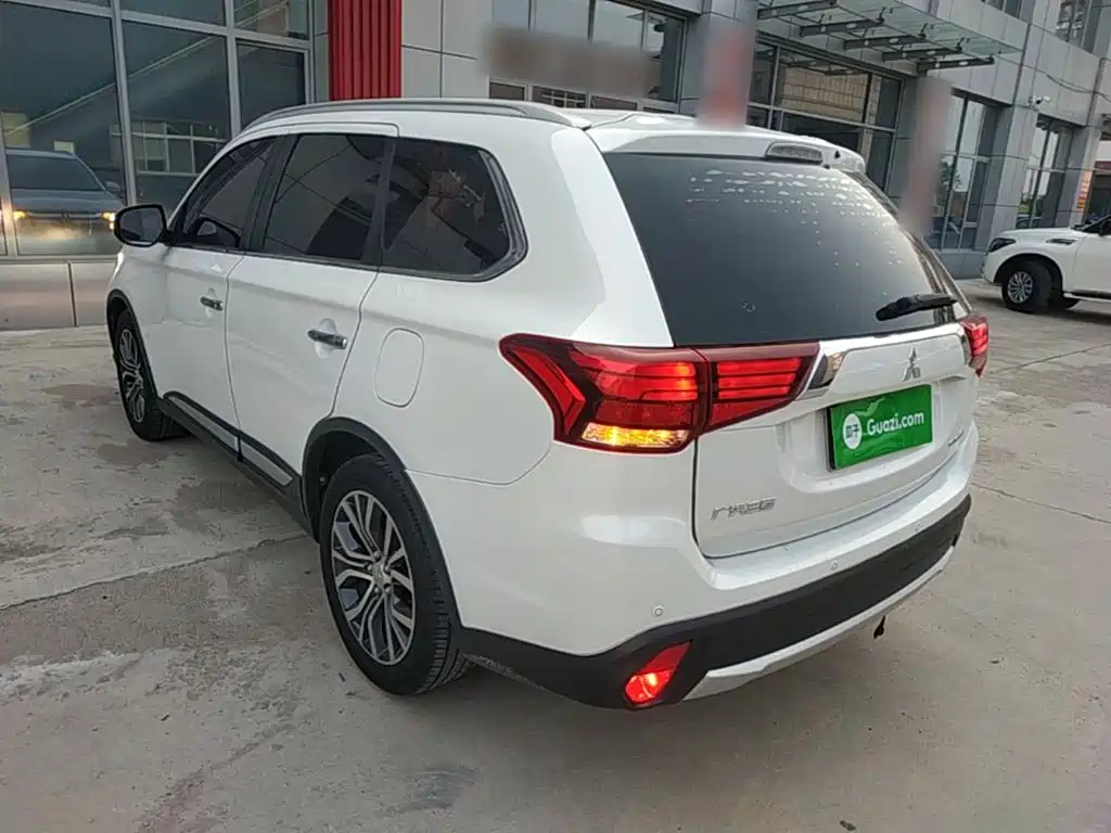 Mitsubishi Outlander 2017 2016 2.4L 4WD Elite Edition 5-seater