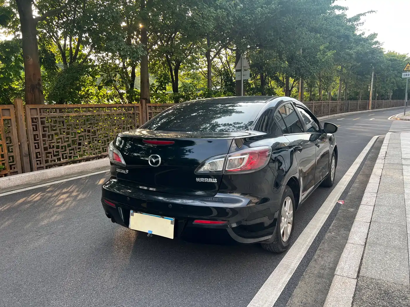 Mazda Mazda3 Axela 2012 2011 Sedan 1.6L Automatic Comfort