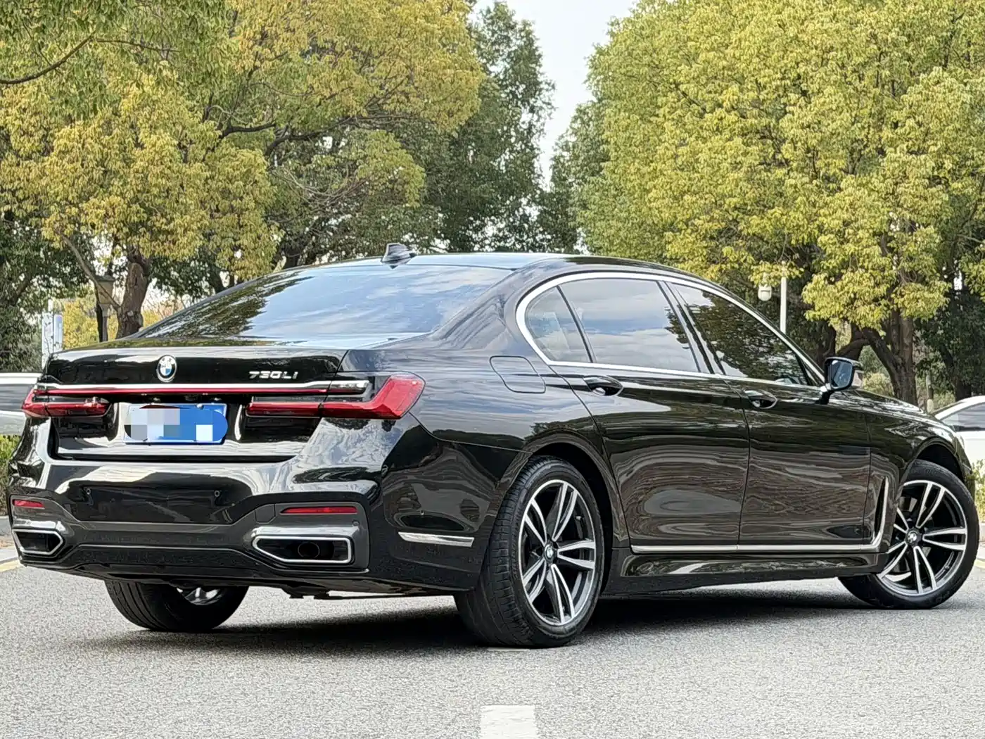 BMW 7-SERIES