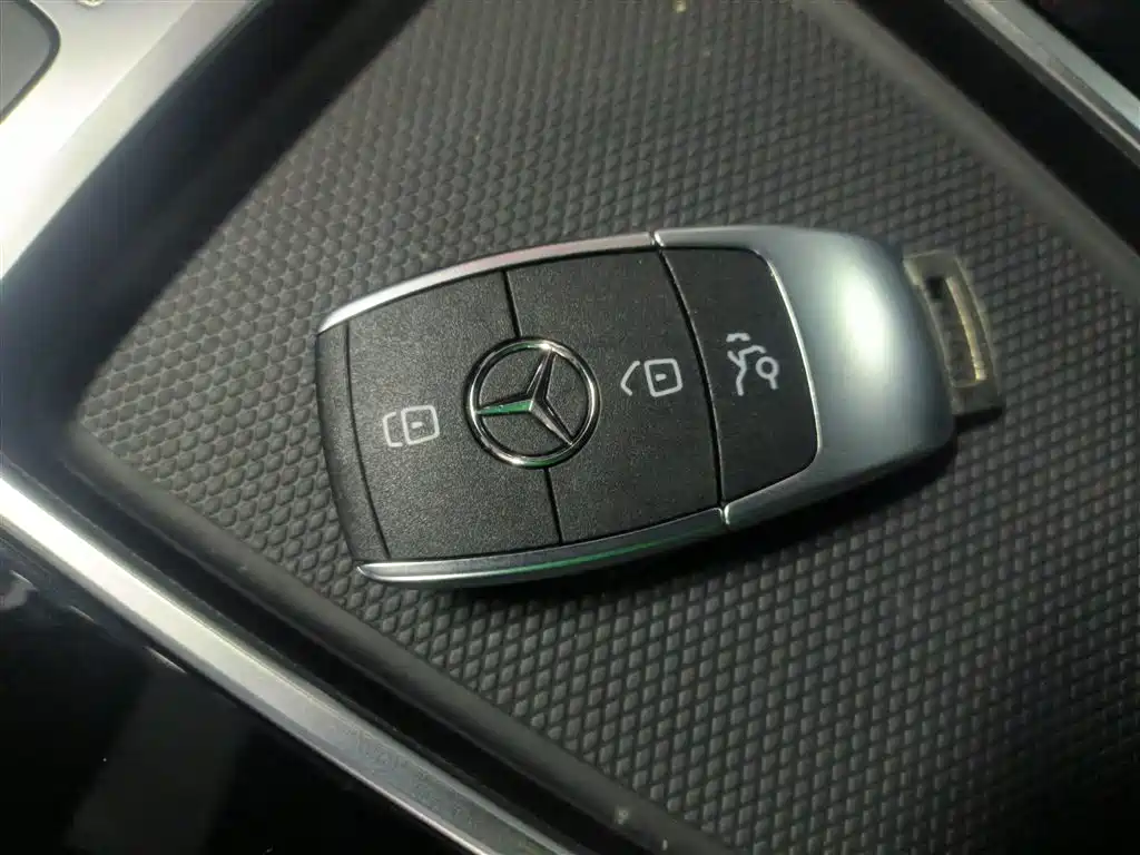Mercedes-Benz A-Class 2025 A 200 L Fashion Edition фото 17