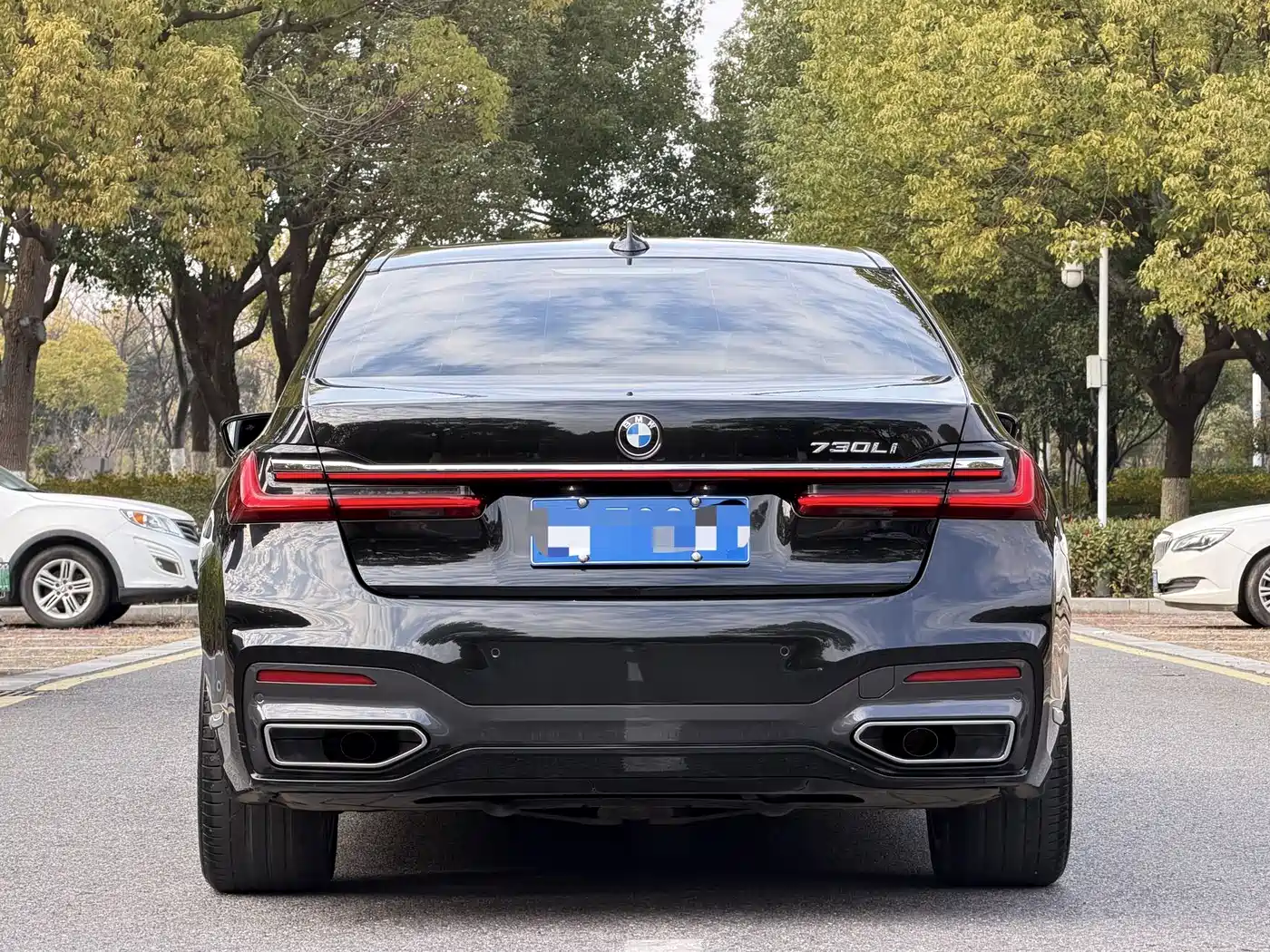 BMW 7-SERIES