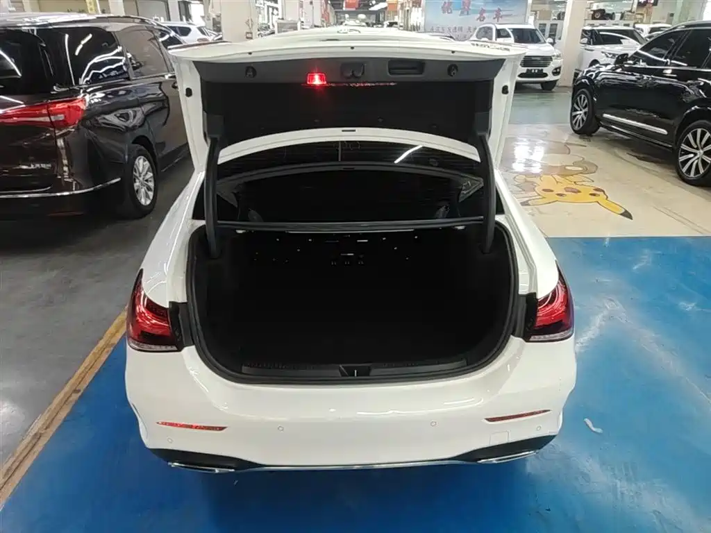 Mercedes-Benz A-Class 2020 Facelift A 200 L Sport Sedan Dynamic фото 19