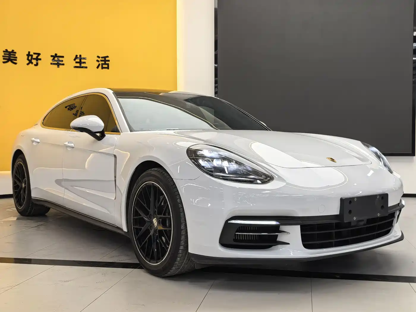 Porsche Panamera 2019 Panamera 4 Executive Long Wheelbase 2.9T фото 4