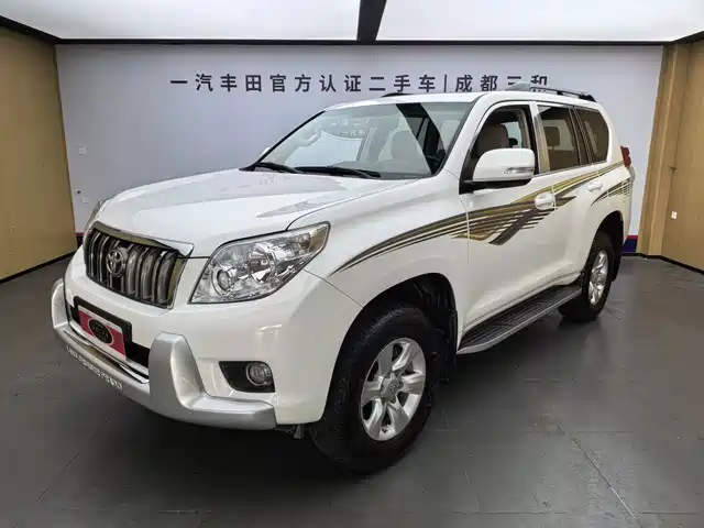 Toyota Prado 2010 4.0L Automatic TX-L — фото 1