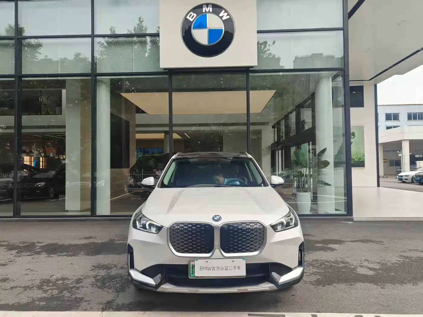 BMW iX1 2023 eDrive25L X Design Package фото 2