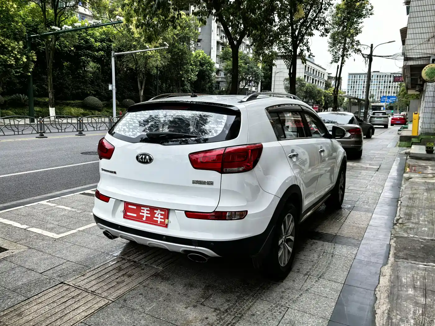 Kia Sportage 2016 2.0L Automatic 2WD GLS фото 8