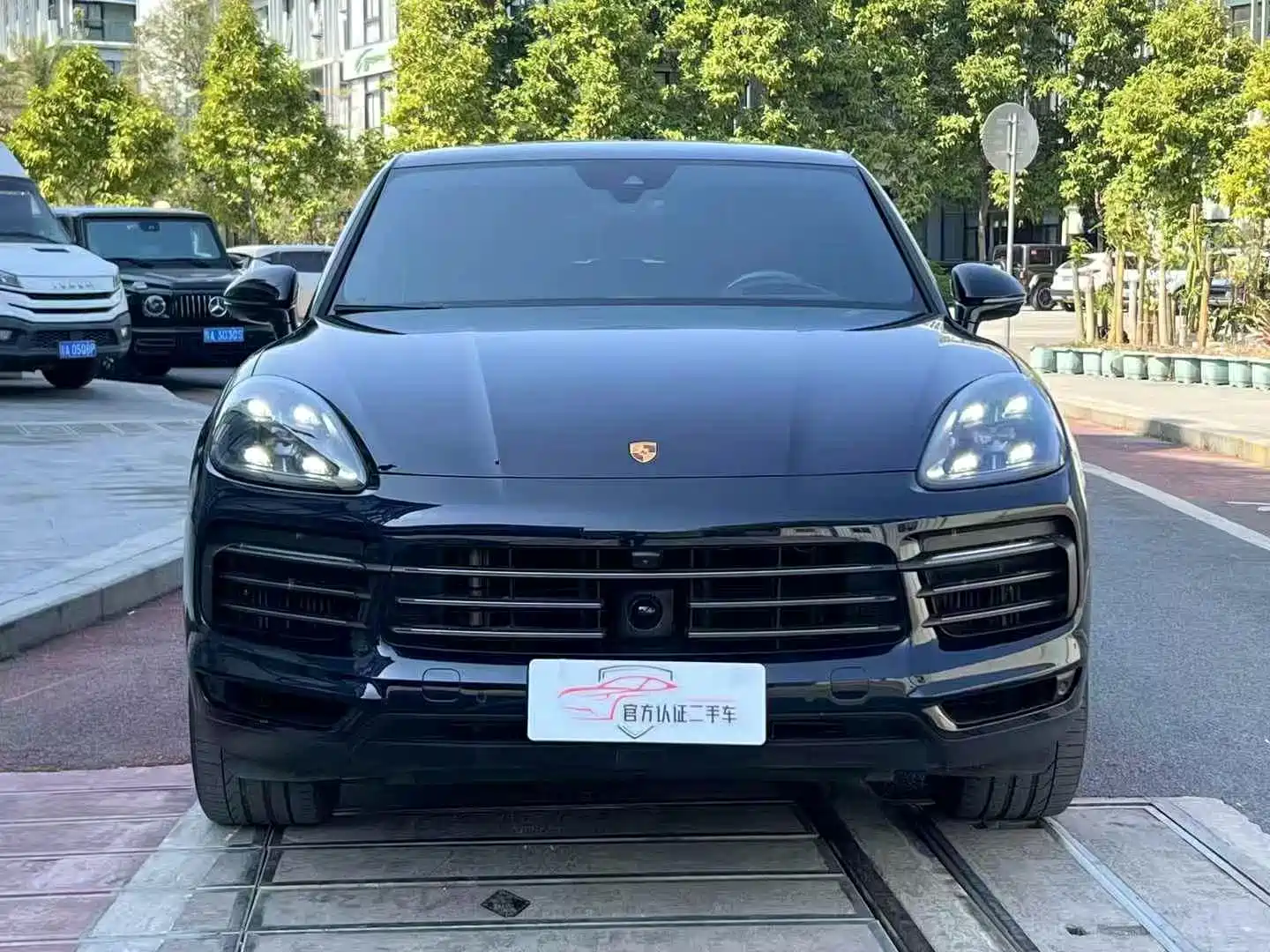 Photo 2 - Porsche Cayenne